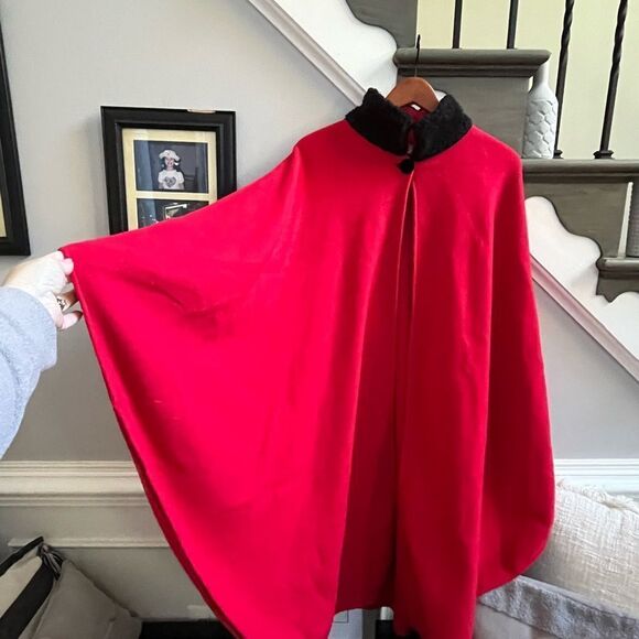 Lord & Taylor Red & Black Cape O/S - Picture 3 of 6